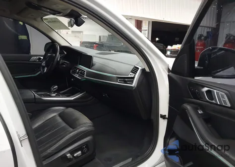 2022 BMW X7 xDrive40I z USA, uszkodzony, nr VIN 5UXCW2C00N9L04417